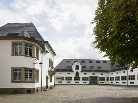 Umgebautes landwirtschaftliches Gut